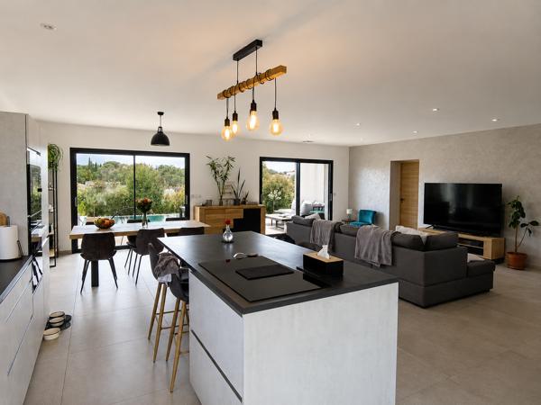 Maison
         5 pièces
        - 140 m² Bien prestige