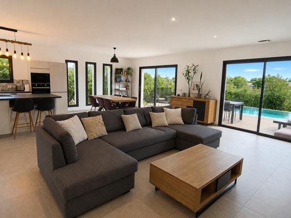 Maison
         5 pièces
        - 140 m² Bien prestige