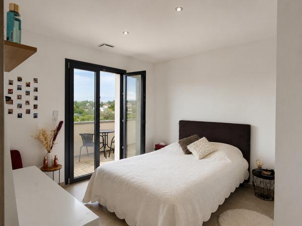 Maison
         5 pièces
        - 140 m² Bien prestige