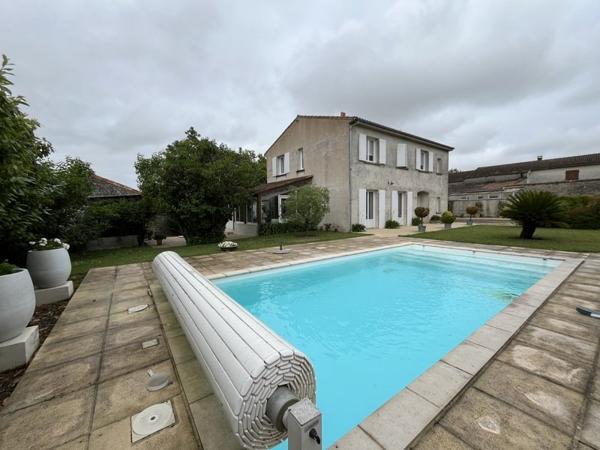 Maison à vendre |  Beauvais-sur-Matha |  7 pièces | 220 m²