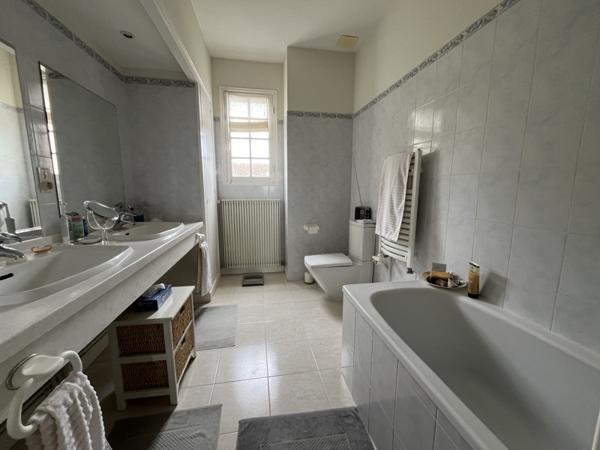 Maison à vendre |  Beauvais-sur-Matha |  7 pièces | 220 m²