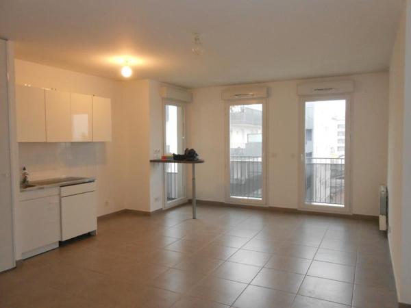 Appartement · Location Bron (69500) 3 pièces · 61m²