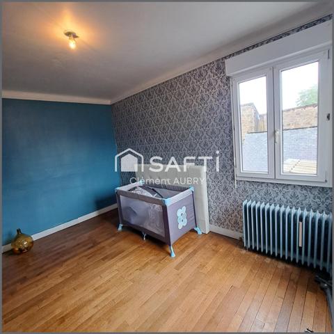 Maison de bourg avec terrain et dépendance !