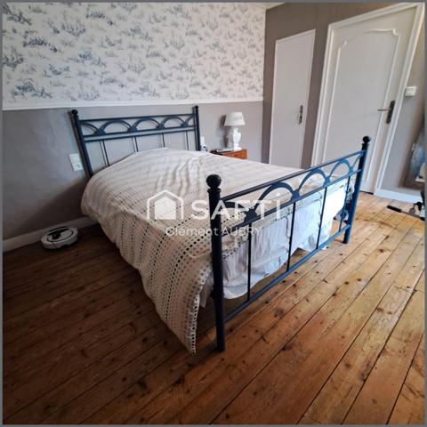 Maison de bourg avec terrain et dépendance !