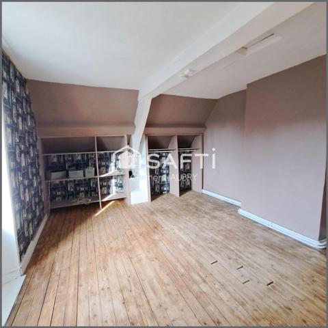 Maison de bourg avec terrain et dépendance !