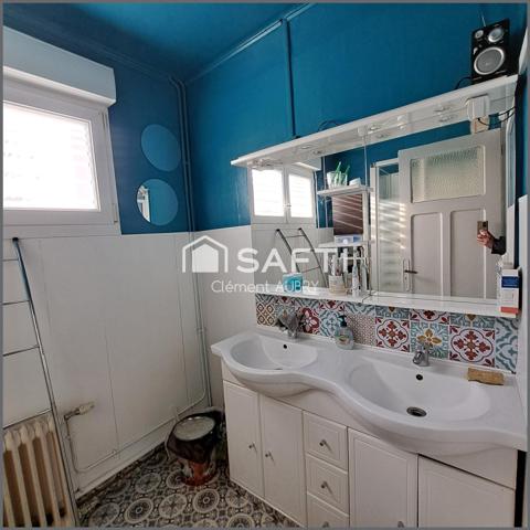 Maison de bourg avec terrain et dépendance !