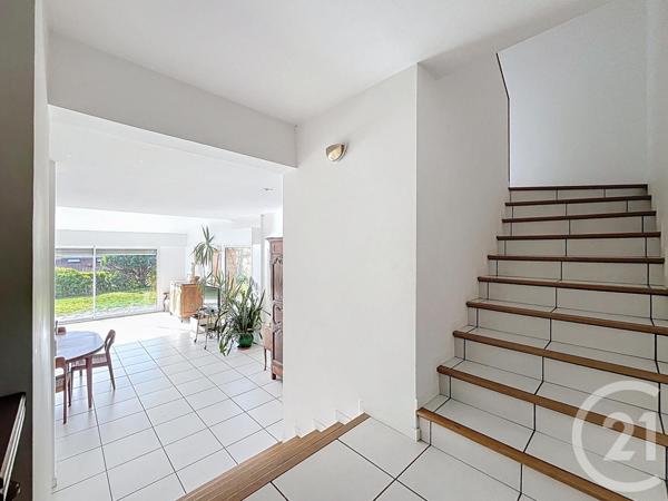 Maison à vendre  6 pièces - 132,10 m2 CHATEL GUYON - 63