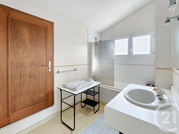 Maison à vendre  6 pièces - 132,10 m2 CHATEL GUYON - 63