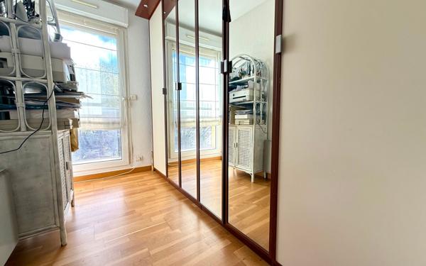 Appartement à vendre    4 pièces • 72,02 m2 Villiers-sur-Marne