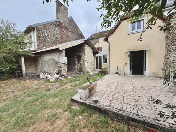 Spécial investisseur immeuble centre ville Jurancon 11 pièce(s) et terrain