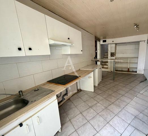 Spécial investisseur immeuble centre ville Jurancon 11 pièce(s) et terrain