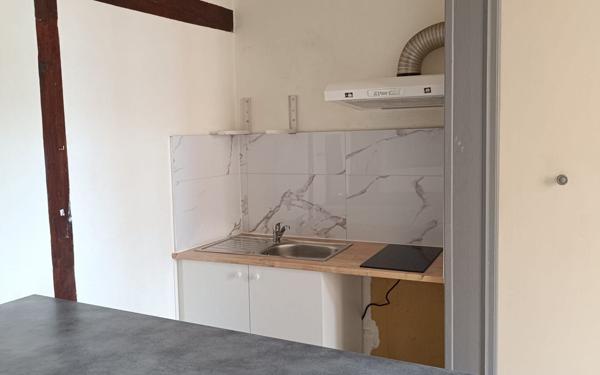 Appartement à louer    1 pièce •  Beaumont-de-Lomagne