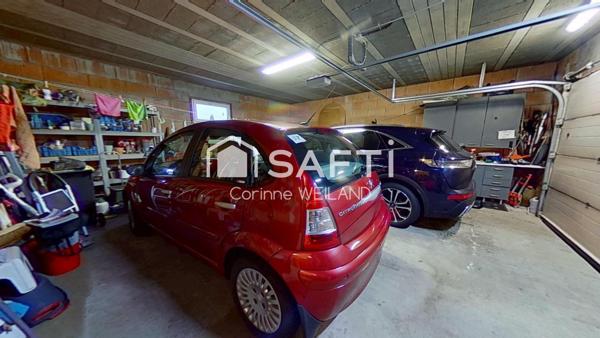 Magnifique maison d'architecte, terrain 16 ares, 6 chambres, 4 salles d'eau, bureaux, sous-sol de 413 m2 dont garage de 312 m2 + garage 2 voitures au RDC