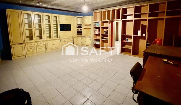 Magnifique maison d'architecte, terrain 16 ares, 6 chambres, 4 salles d'eau, bureaux, sous-sol de 413 m2 dont garage de 312 m2 + garage 2 voitures au RDC