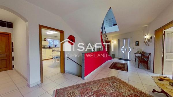 Magnifique maison d'architecte, terrain 16 ares, 6 chambres, 4 salles d'eau, bureaux, sous-sol de 413 m2 dont garage de 312 m2 + garage 2 voitures au RDC