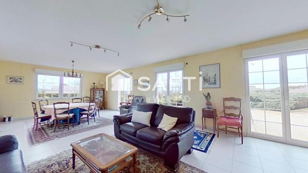 Magnifique maison d'architecte, terrain 16 ares, 6 chambres, 4 salles d'eau, bureaux, sous-sol de 413 m2 dont garage de 312 m2 + garage 2 voitures au RDC