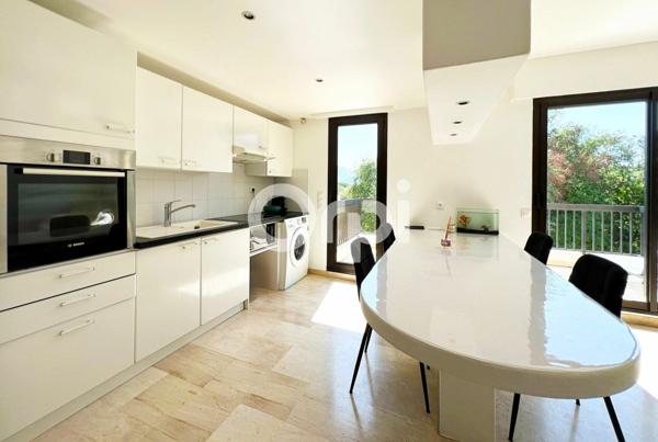 Appartement à vendre    3 pièces • 64,81 m2 Mandelieu-la-Napoule