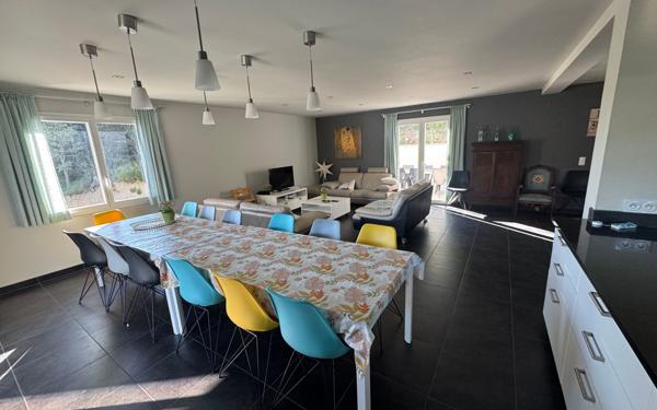 Maison à vendre    8 pièces •  Allemagne-en-Provence