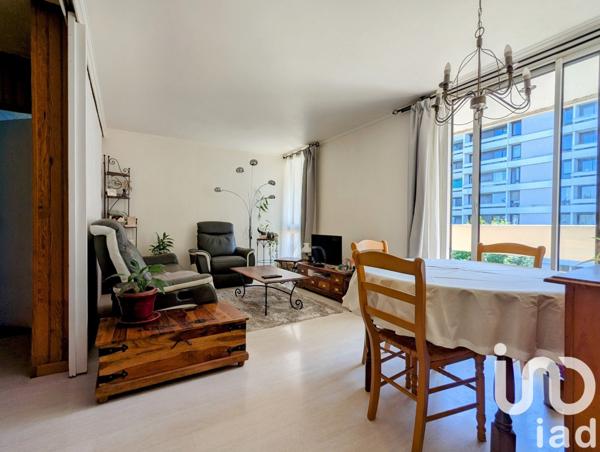 Appartement 4 pièces de 81 m² à Élancourt (78990)