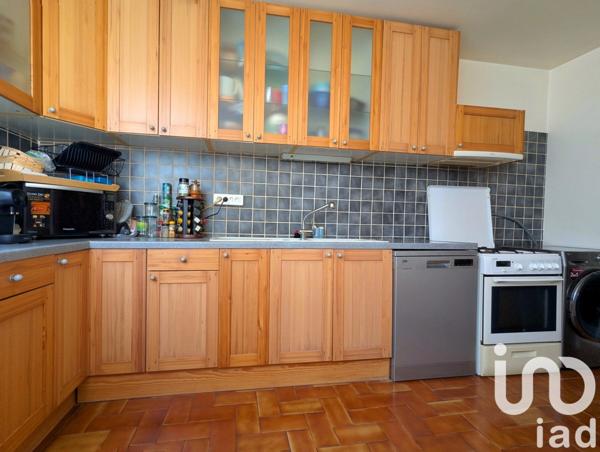 Appartement 4 pièces de 81 m² à Élancourt (78990)