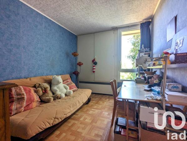 Appartement 4 pièces de 81 m² à Élancourt (78990)