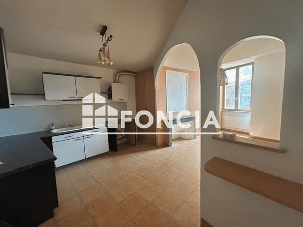Location Appartement 2 pièces 47.27 m² - 102 RUE GRANDE Mane 04300
