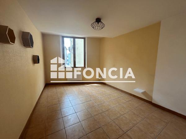 Location Appartement 2 pièces 47.27 m² - 102 RUE GRANDE Mane 04300