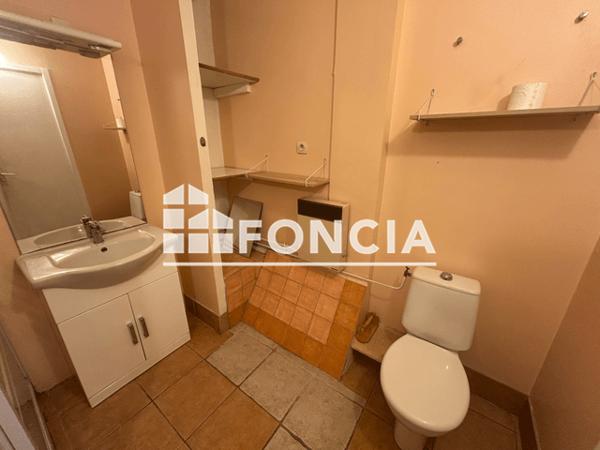 Location Appartement 2 pièces 47.27 m² - 102 RUE GRANDE Mane 04300