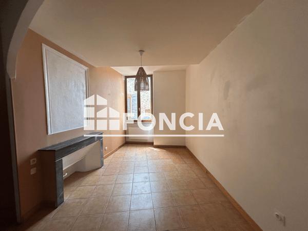 Location Appartement 2 pièces 47.27 m² - 102 RUE GRANDE Mane 04300