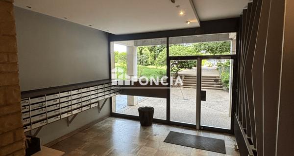 Location Studio meublé 12.8 m² - ÉCully 69130