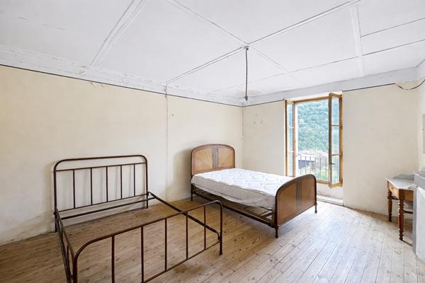 Sud Ardèche Les Vans : Maison de Caractère avec dépendance , terrain 1113 m2