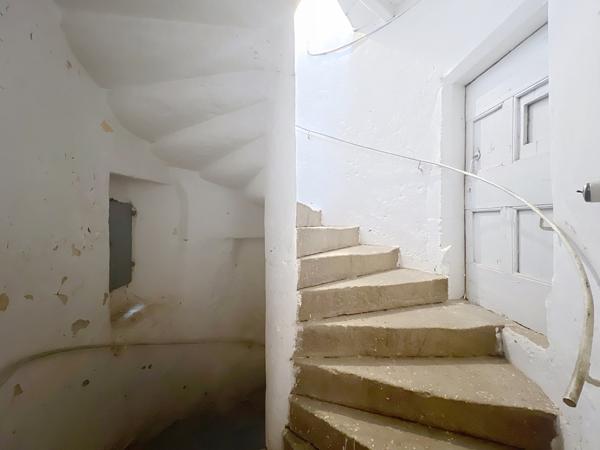 Sud Ardèche Les Vans : Maison de Caractère avec dépendance , terrain 1113 m2