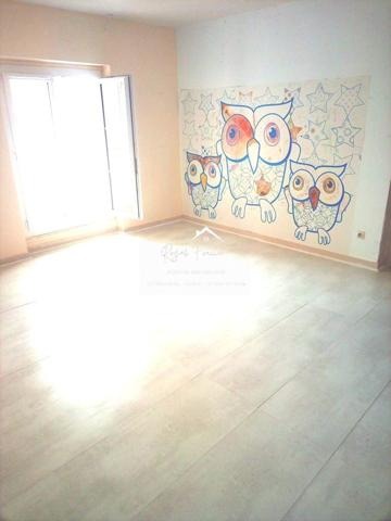 Idéalement situé, en plein coeur de DESCARTES