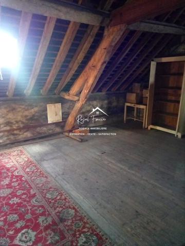 Idéalement situé, en plein coeur de DESCARTES