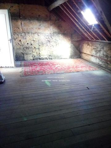 Idéalement situé, en plein coeur de DESCARTES