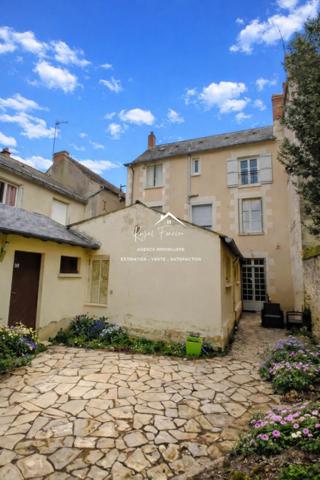 Idéalement situé, en plein coeur de DESCARTES