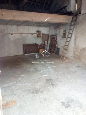 Idéalement situé, en plein coeur de DESCARTES