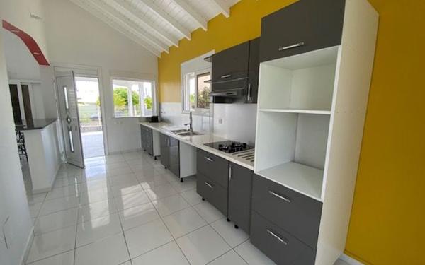 Maison à louer    4 pièces •  Sainte-Anne