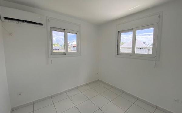 Maison à louer    4 pièces •  Sainte-Anne