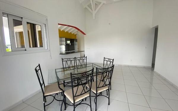 Maison à louer    4 pièces •  Sainte-Anne