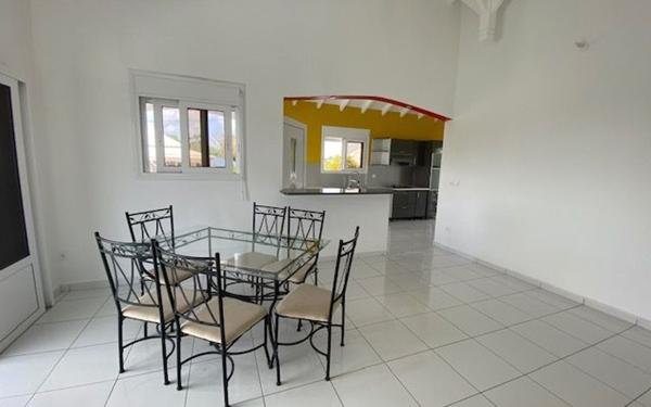 Maison à louer    4 pièces •  Sainte-Anne