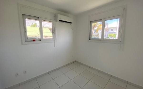 Maison à louer    4 pièces •  Sainte-Anne