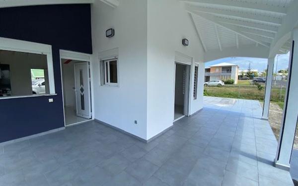 Maison à louer    4 pièces •  Sainte-Anne