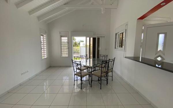 Maison à louer    4 pièces •  Sainte-Anne