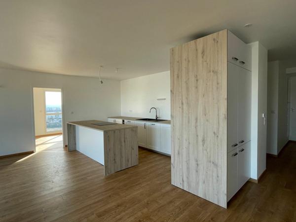Appartement à louer    5 pièces • 130,04 m2 Bordeaux