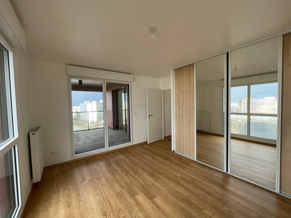 Appartement à louer    5 pièces • 130,04 m2 Bordeaux