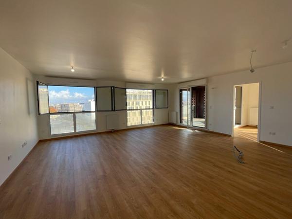 Appartement à louer    5 pièces • 130,04 m2 Bordeaux