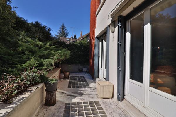 Dpt Hauts de Seine (92), à vendre maison P7 de 220 m² - Terrain de 560,00 m²