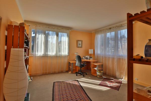 Dpt Hauts de Seine (92), à vendre maison P7 de 220 m² - Terrain de 560,00 m²