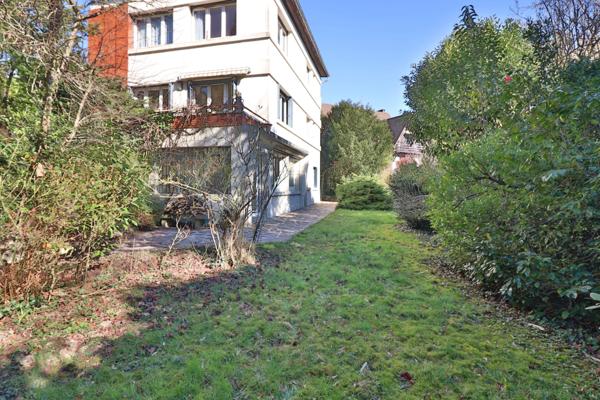 Dpt Hauts de Seine (92), à vendre maison P7 de 220 m² - Terrain de 560,00 m²